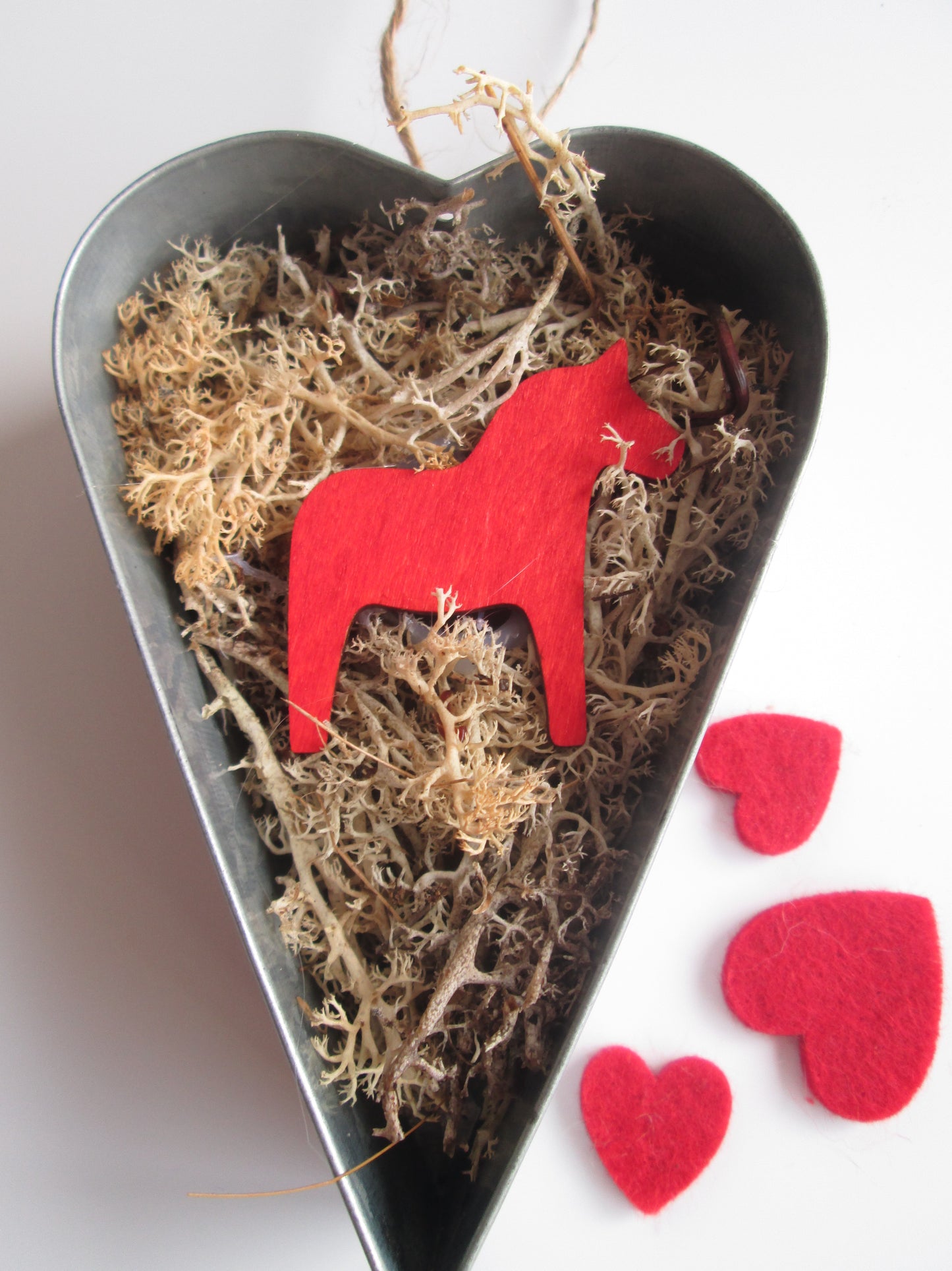 Red Dala Horse Hanging Heart Metal Decoration