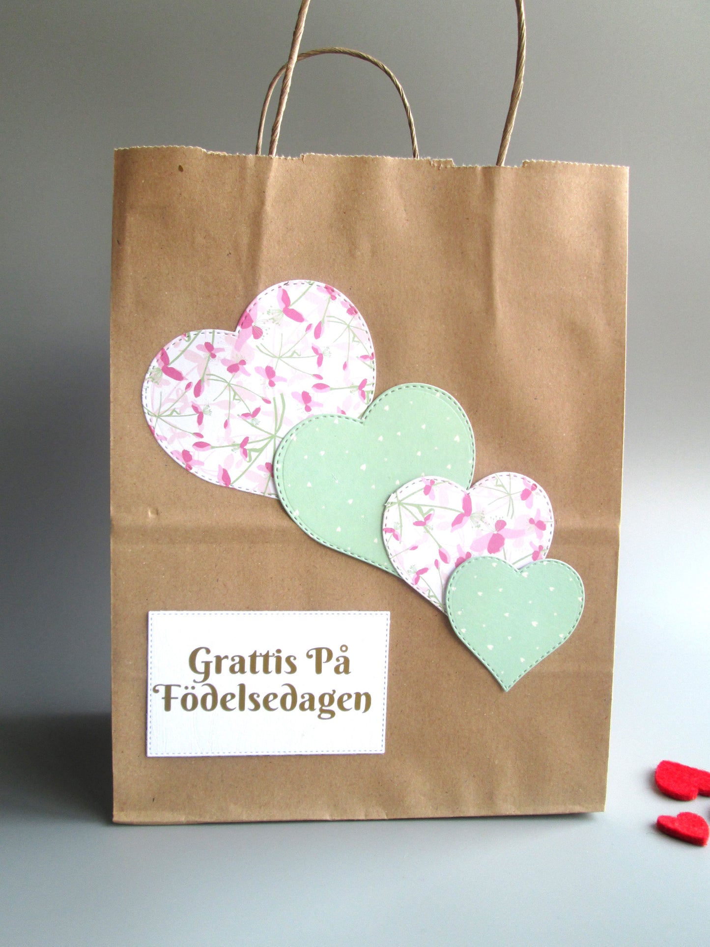 Swedish Grattis På Födelsedagen Happy Birthday Pink / Green Heart Gift Bag